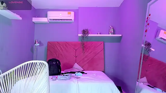 Snapshot of nina_swaan chatting on March 3, 2026, 11:17 am nina swaan online show from March 3, 2026, 11:17 am