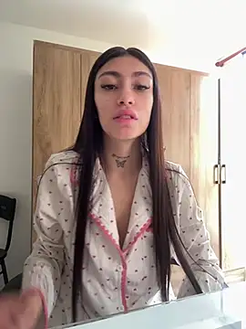 Snapshot of Bonny_Eva chatting on June 24, 2026, 4:27 pm Bonny Eva online show from June 24, 2026, 4:27 pm