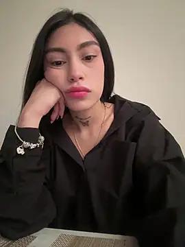 Snapshot of Bonny_Eva chatting on June 3, 2026, 5:50 pm Bonny Eva online show from June 3, 2026, 5:50 pm