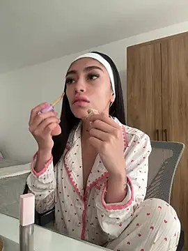 Snapshot of Bonny_Eva chatting on June 23, 2026, 6:17 pm Bonny Eva online show from June 23, 2026, 6:17 pm