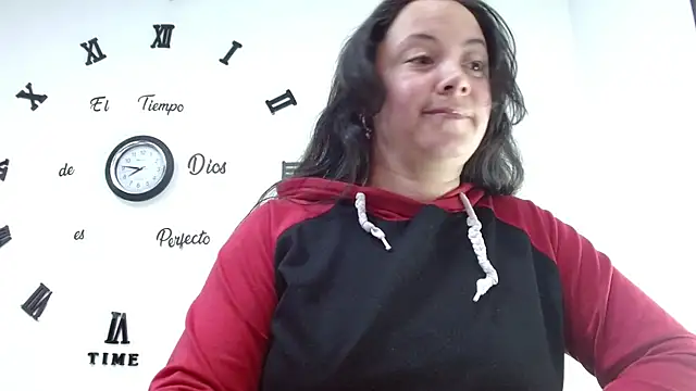 ElaMurray02 online show from February 11, 2026, 2:28 pm