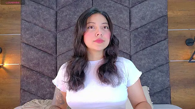 AnnieRouse   online show from April 2, 2026, 11:39 am