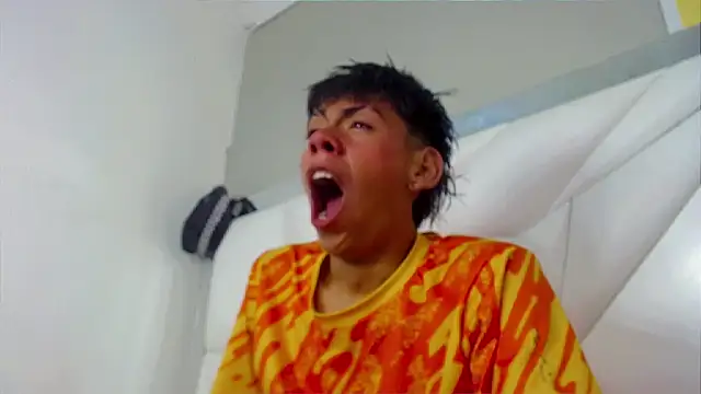 Liarr  online show from April 12, 2026, 8:45 pm