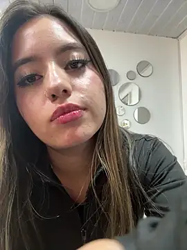 arycooper  online show from May 9, 2026, 2:42 pm