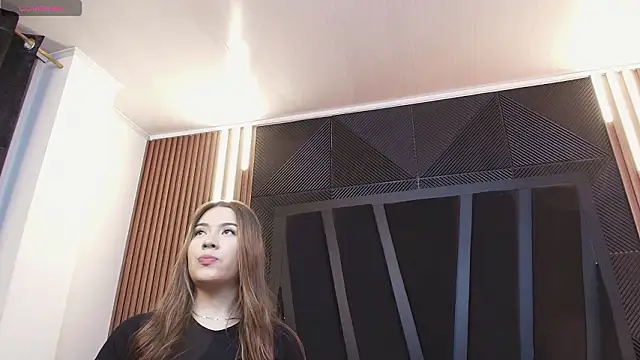 Hanna Becker  online show from March 4, 2026, 11:07 am