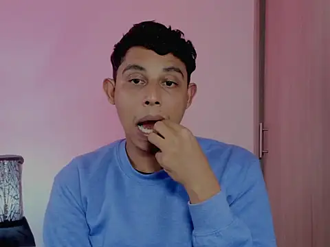 nilo2021 online show from March 26, 2026, 1:04 am