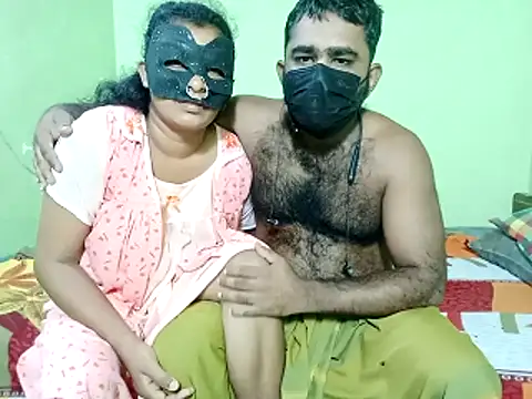 ShaniNsula2026 online show from April 14, 2026, 5:40 pm