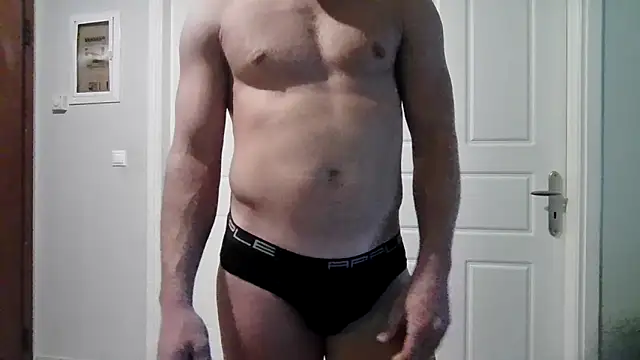 YoungforOld32 online show from March 3, 2026, 1:40 pm