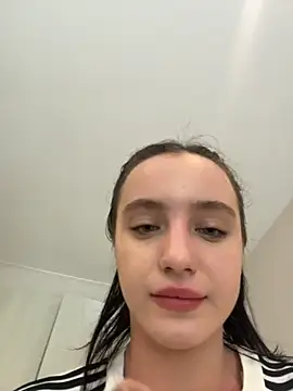 MiaTee online show from March 20, 2026, 3:40 am