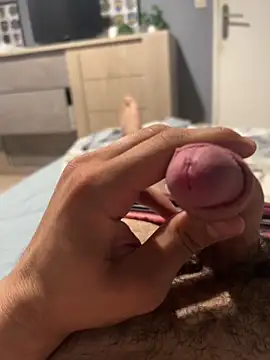 Snapshot of magicdickx21 chatting on June 17, 2026, 10:14 am magicdickx21 online show from June 17, 2026, 10:14 am