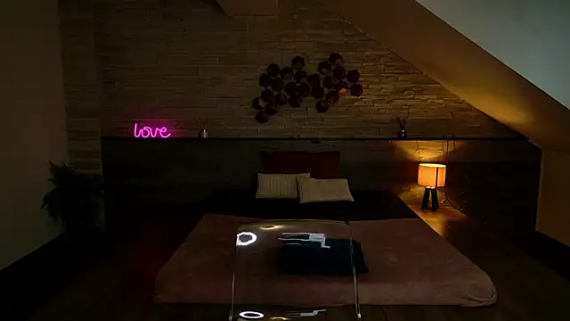 hornyb33  online show from February 23, 2026, 5:19 am