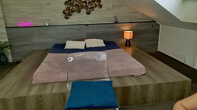 hornyb33  online show from February 20, 2026, 6:26 am