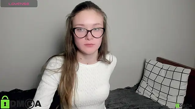 Snapshot of Elina_X chatting on May 11, 2026, 4:15 pm Elina X online show from May 11, 2026, 4:15 pm