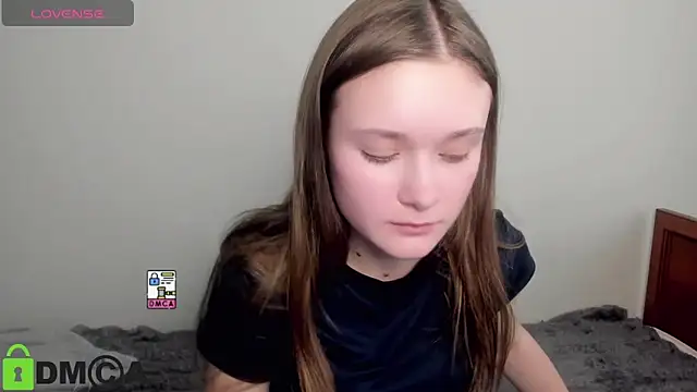Snapshot of Elina_X chatting on June 1, 2026, 2:06 pm Elina X online show from June 1, 2026, 2:06 pm