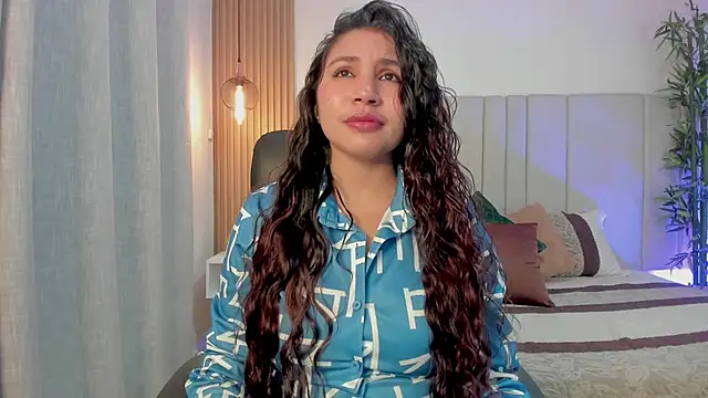 Snapshot of Victoria_Rosee chatting on May 4, 2026, 3:15 pm Victoria Rosee online show from May 4, 2026, 3:15 pm