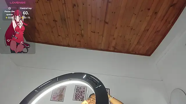 luna velveth online show from April 9, 2026, 10:32 am