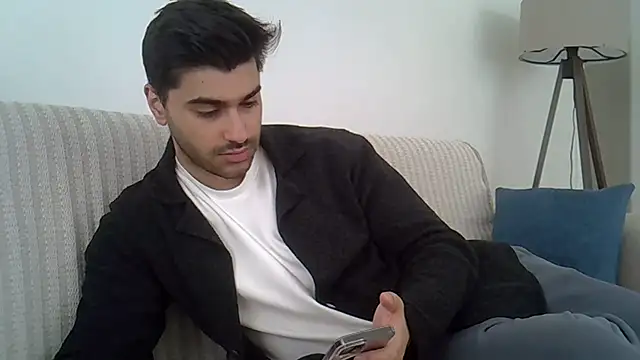 Snapshot of ciceroable chatting on May 6, 2026, 12:31 pm ciceroable online show from May 6, 2026, 12:31 pm