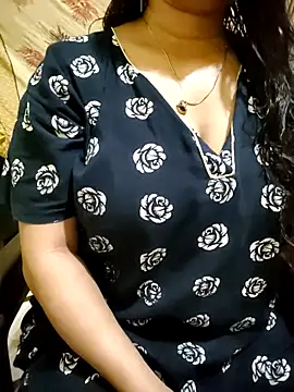 PARI51 online show from July 12, 2026, 7:15 pm