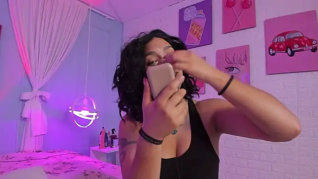 Cleo Foxx online show from March 19, 2026, 11:43 am