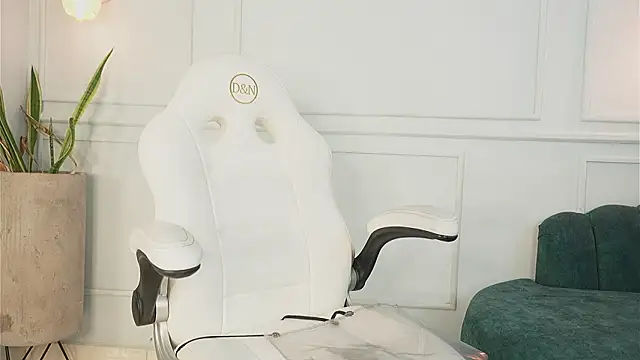 Snapshot of Lia_Velez_ chatting on February 28, 2026, 3:33 pm Lia Velez online show from February 28, 2026, 3:33 pm