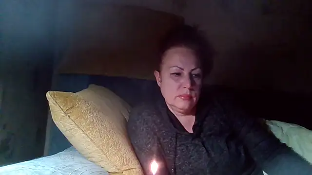 KrystalStyles online show from April 24, 2026, 9:28 pm