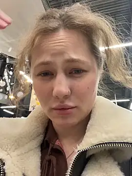 Snapshot of AsynaYuuki chatting on February 23, 2026, 5:35 pm AsynaYuuki online show from February 23, 2026, 5:35 pm