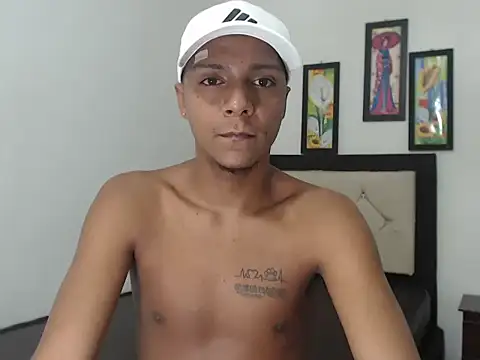 Snapshot of hotboyluxe chatting on February 27, 2026, 3:07 am hotboyluxe online show from February 27, 2026, 3:07 am