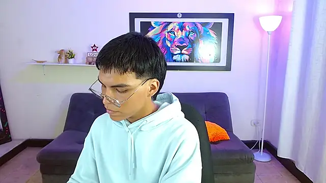 Maecum18 online show from March 10, 2026, 9:08 pm