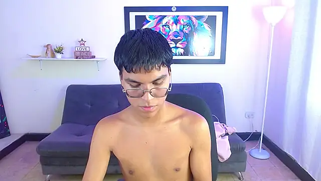 Maecum18 online show from April 17, 2026, 9:17 pm