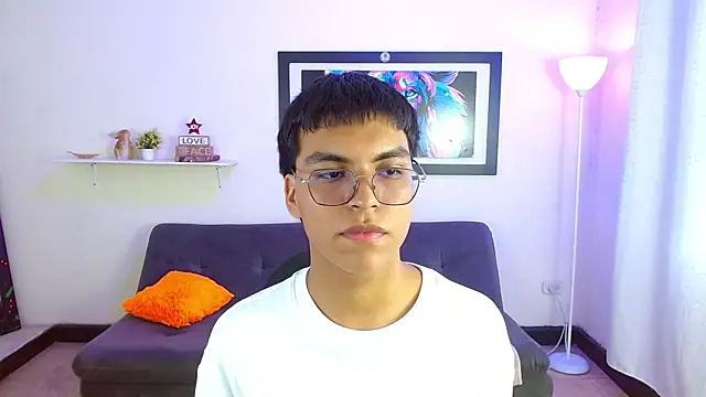 Maecum18 online show from March 18, 2026, 8:32 pm