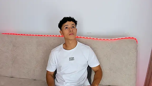  Alex Colton online show from April 8, 2026, 10:11 pm