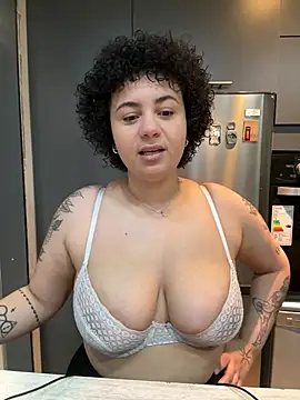 BabyChanntal online show from February 17, 2026, 2:36 pm