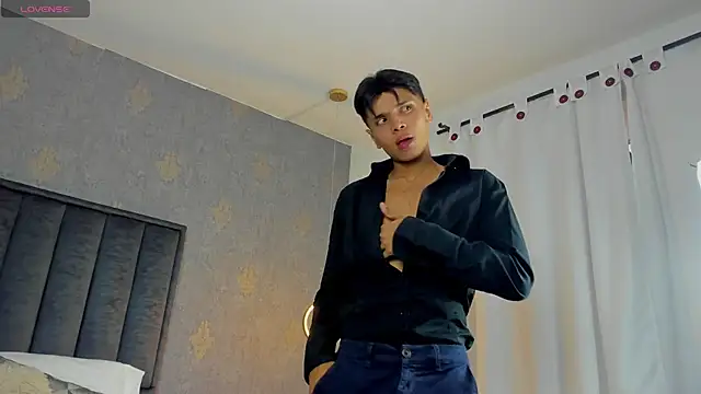 Alejandroo Montenegro online show from March 25, 2026, 8:41 pm