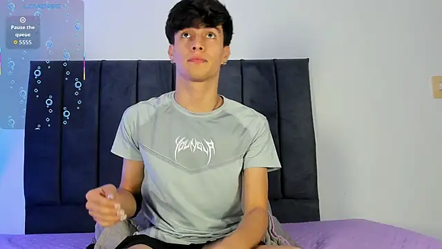 axxxel twink online show from March 30, 2026, 12:56 am