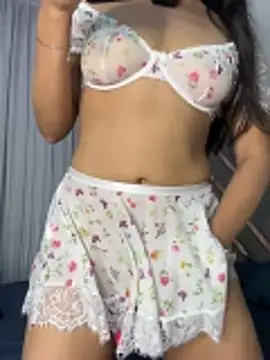 Snapshot of EvaMiranda chatting on April 29, 2026, 4:27 am EvaMiranda online show from April 29, 2026, 4:27 am