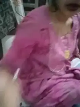 Snapshot of khushi_rawat chatting on February 7, 2026, 3:31 pm khushi rawat online show from February 7, 2026, 3:31 pm