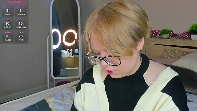 Snapshot of Lauraaa_Smith chatting on March 2, 2026, 7:26 am Lauraaa Smith online show from March 2, 2026, 7:26 am