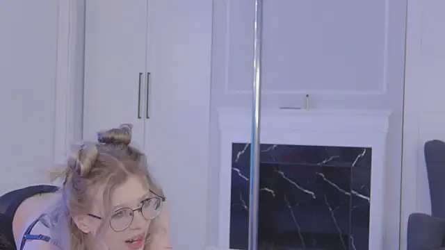 Snapshot of Ivy_Allen chatting on February 14, 2026, 5:13 pm Ivy Allen online show from February 14, 2026, 5:13 pm