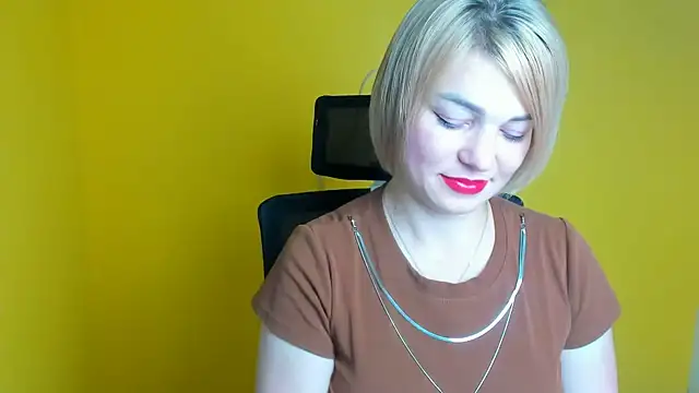 Snapshot of CuttieEmma chatting on July 16, 2026, 5:48 am CuttieEmma online show from July 16, 2026, 5:48 am