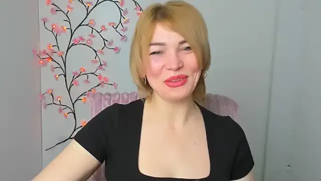 CuttieEmma online show from February 23, 2026, 7:31 am