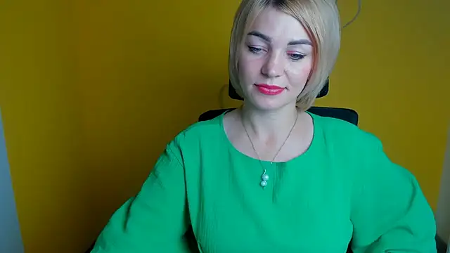 Snapshot of CuttieEmma chatting on July 29, 2026, 11:53 am CuttieEmma online show from July 29, 2026, 11:53 am
