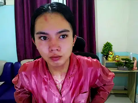 Snapshot of devine_goddess chatting on April 23, 2026, 9:49 am devine goddess online show from April 23, 2026, 9:49 am