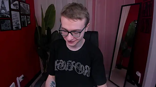 Snapshot of Emmit_Barker chatting on March 3, 2026, 10:11 am Emmit Barker online show from March 3, 2026, 10:11 am