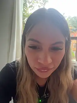 Snapshot of Mia_Rosee1 chatting on May 30, 2026, 10:48 pm Mia Rosee1 online show from May 30, 2026, 10:48 pm