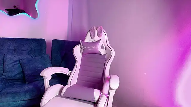 Giaa Moretii online show from February 14, 2026, 1:50 am