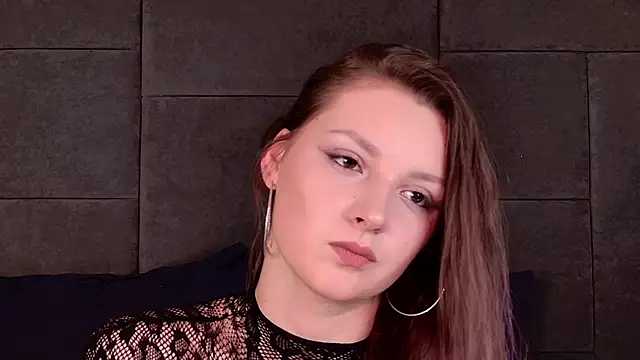 Vixsariaaa online show from March 5, 2026, 6:04 pm