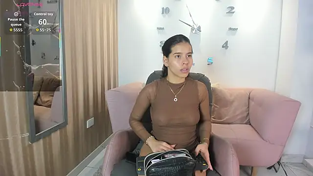 Luna Millers online show from April 5, 2026, 4:08 am