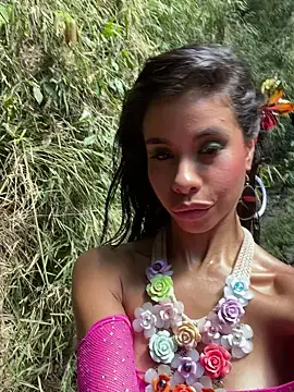 Snapshot of canela_salvaje chatting on February 10, 2026, 5:23 pm canela salvaje online show from February 10, 2026, 5:23 pm