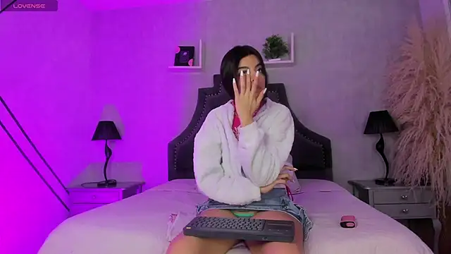 KarelyMitchel online show from February 26, 2026, 1:11 pm