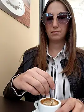 Snapshot of Alexdevil92 chatting on April 22, 2026, 7:59 am Alexdevil92 online show from April 22, 2026, 7:59 am